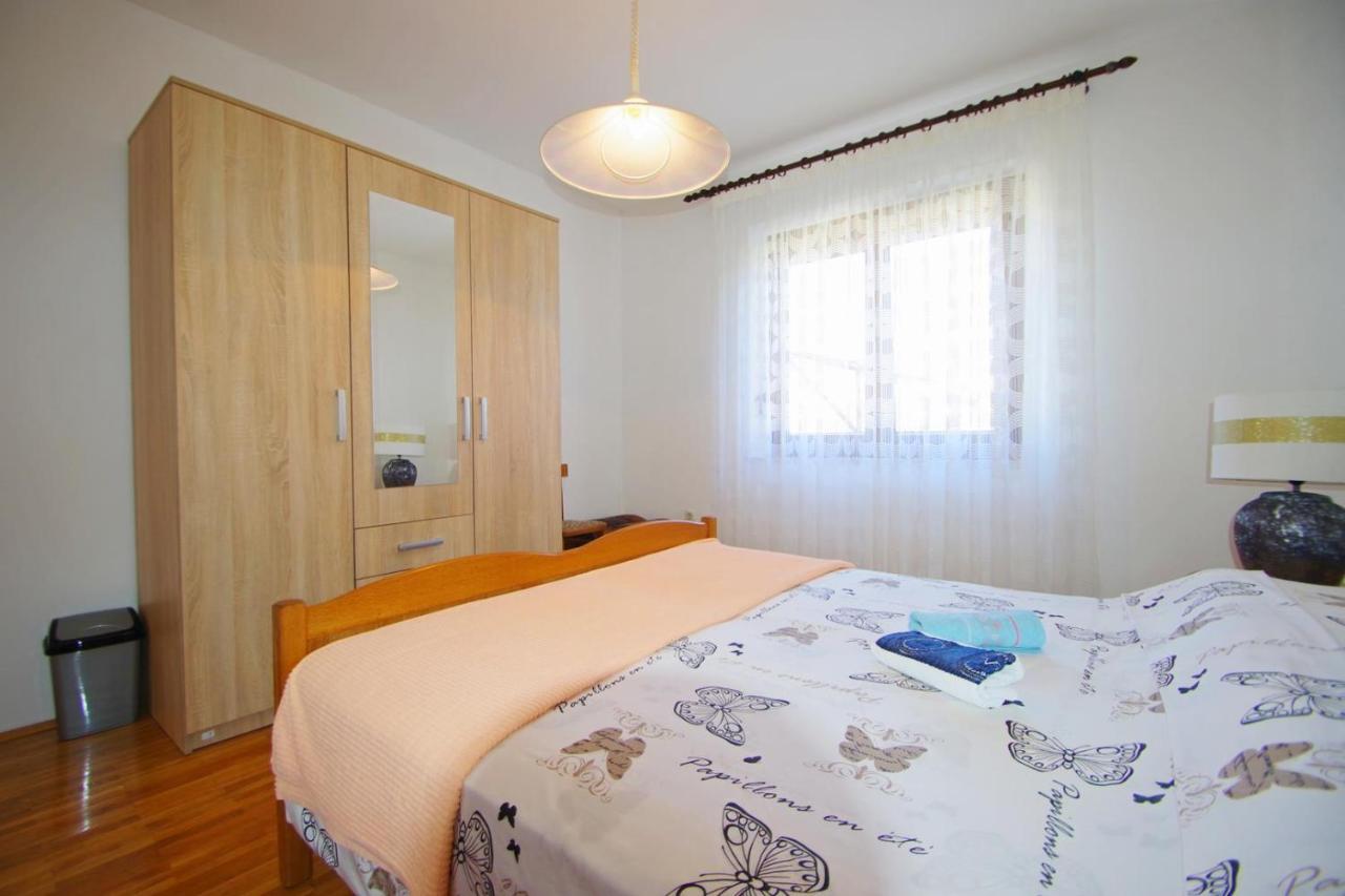 Apartment Ana Пула Екстер'єр фото