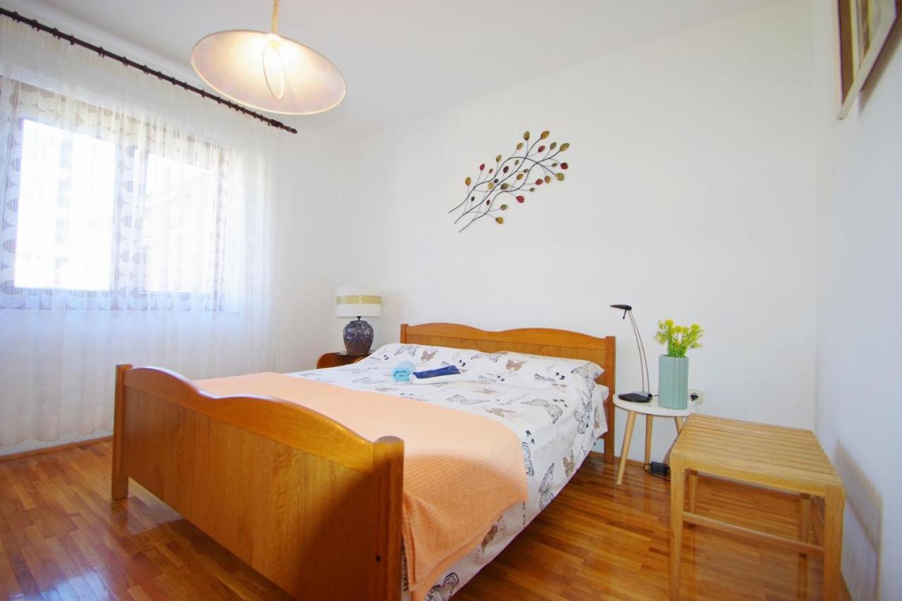 Apartment Ana Пула Екстер'єр фото