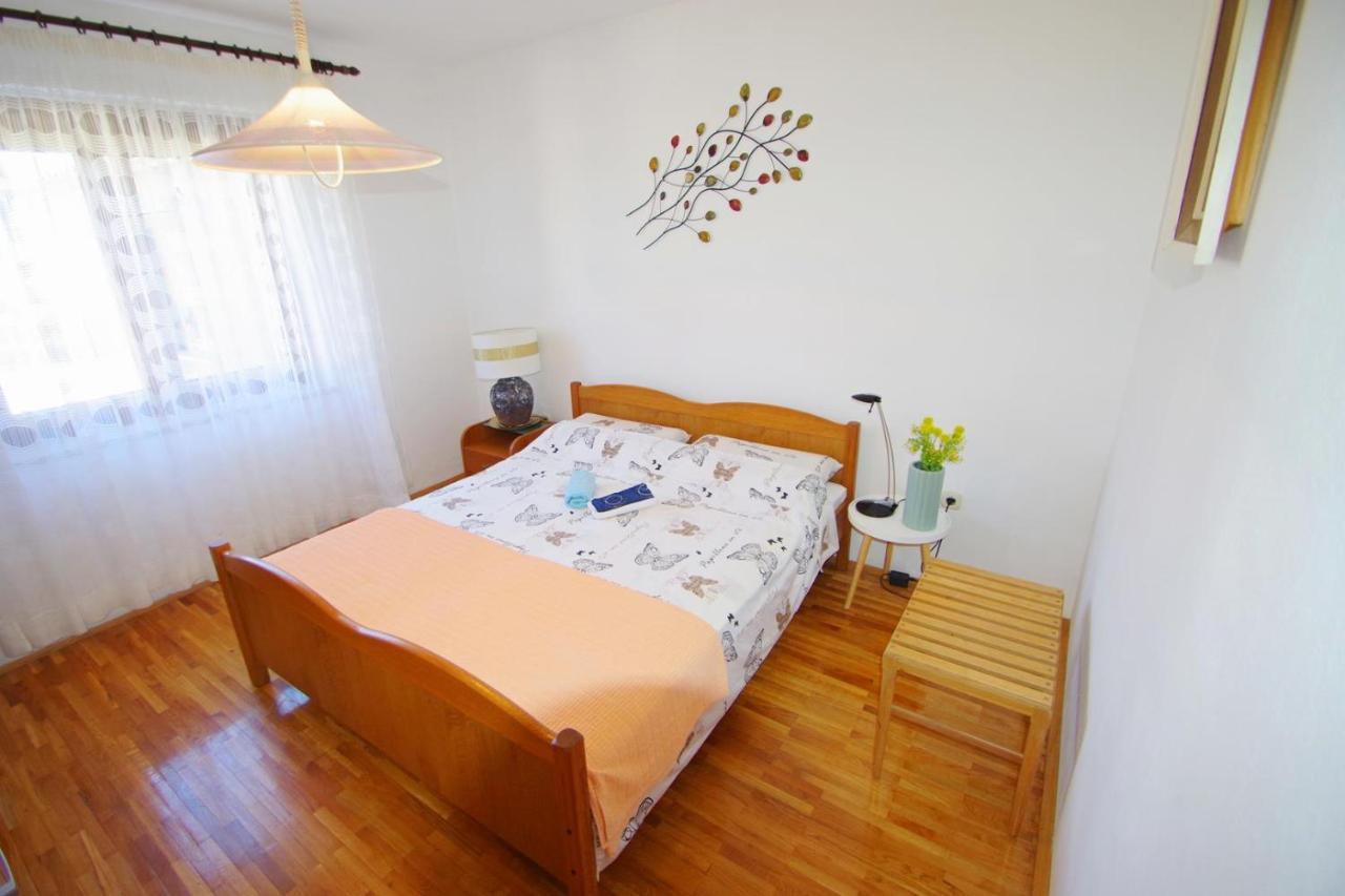 Apartment Ana Пула Екстер'єр фото