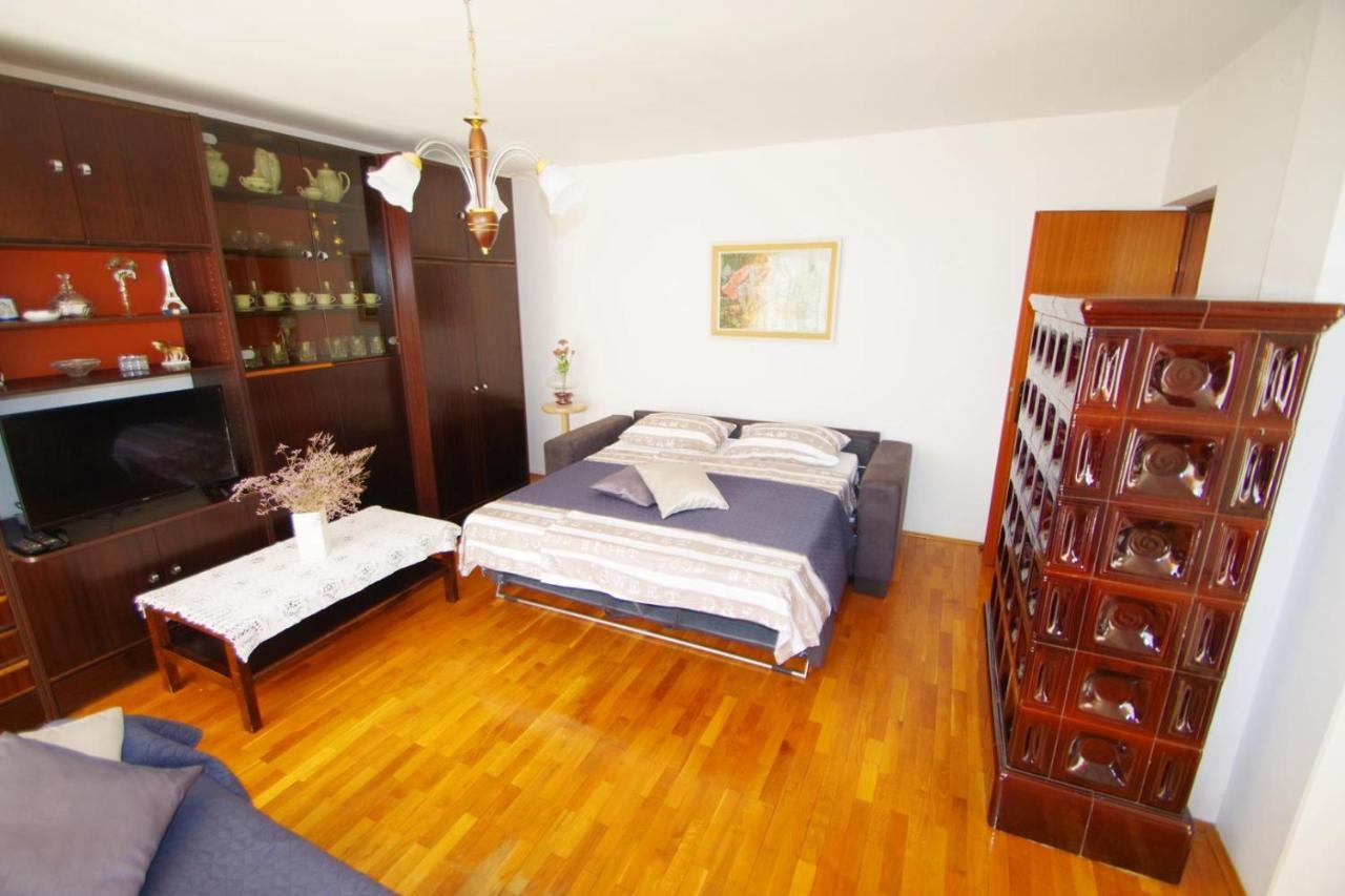 Apartment Ana Пула Екстер'єр фото