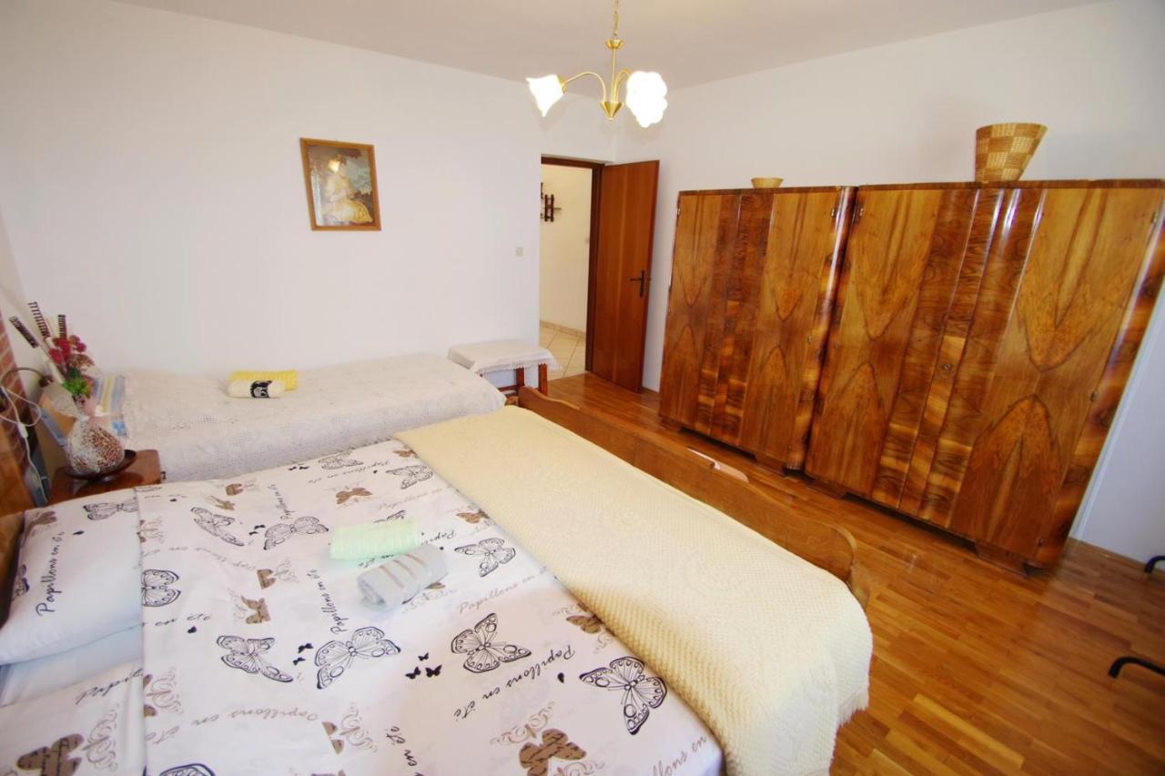 Apartment Ana Пула Екстер'єр фото