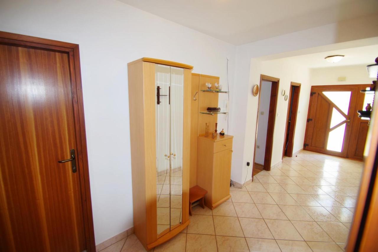 Apartment Ana Пула Екстер'єр фото
