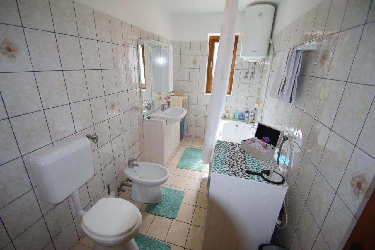 Apartment Ana Пула Екстер'єр фото