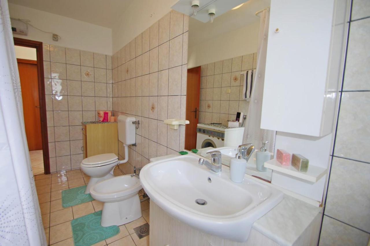 Apartment Ana Пула Екстер'єр фото