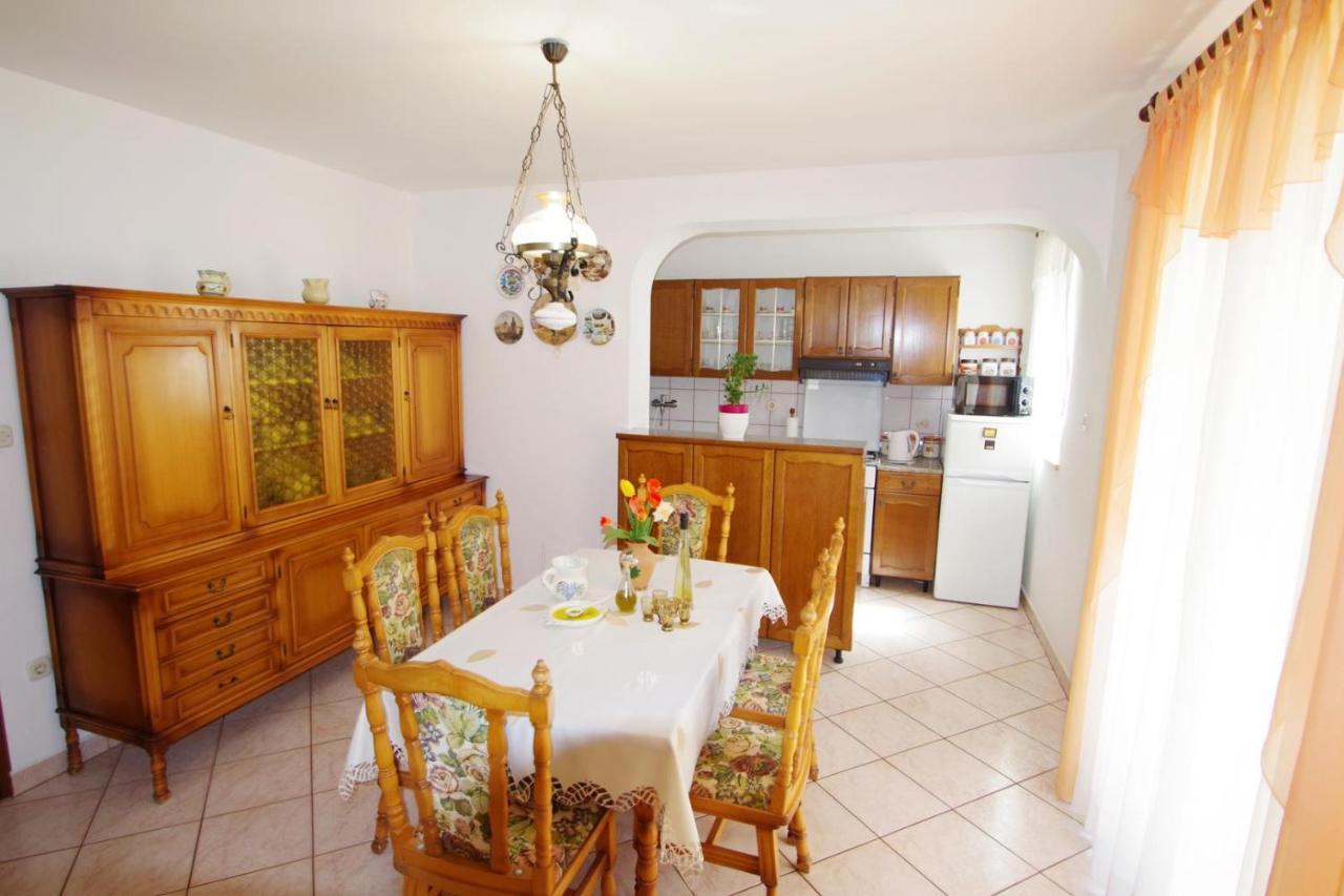 Apartment Ana Пула Екстер'єр фото
